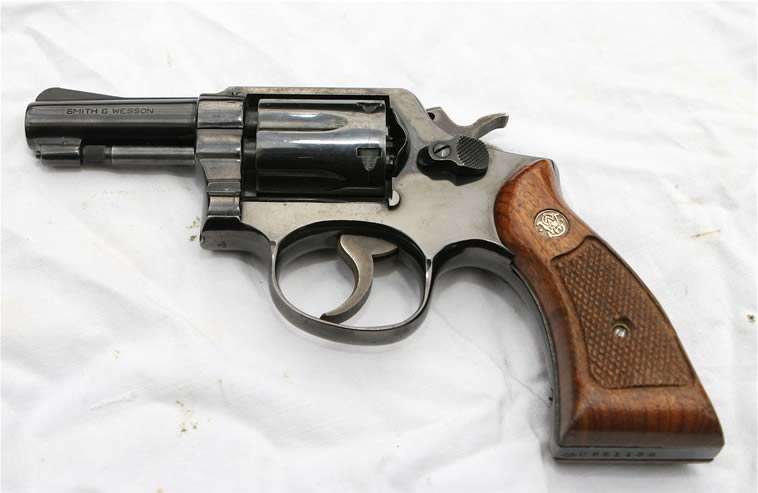 deactivated_smith_and_wesson_revolver