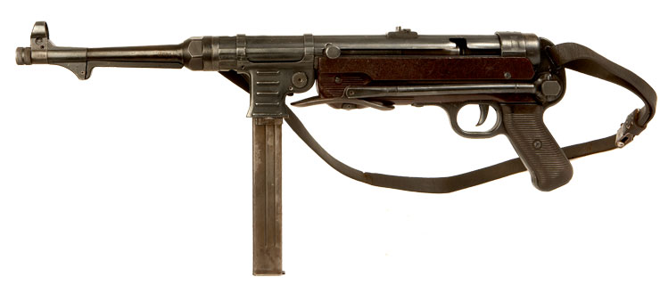 Deactivated Old Spec WWII German MP40 Submachine Gun